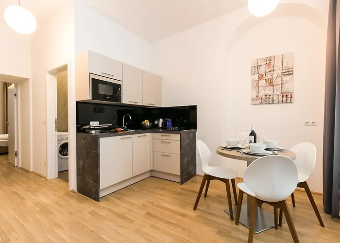 Apartmán Castellez 1020 *