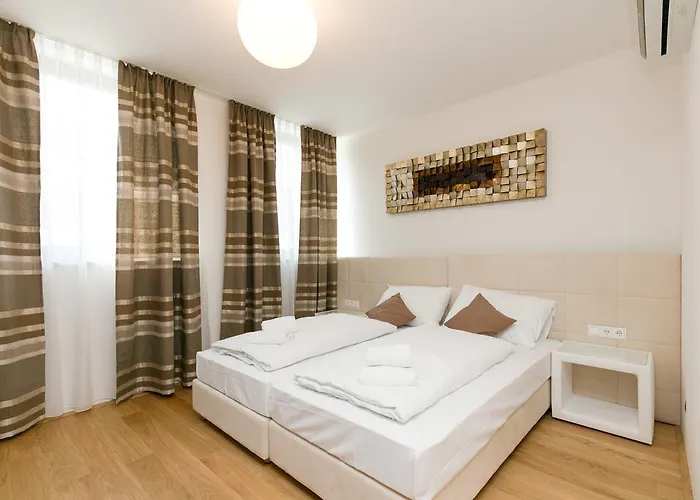 Apartmán Castellez 1020 *