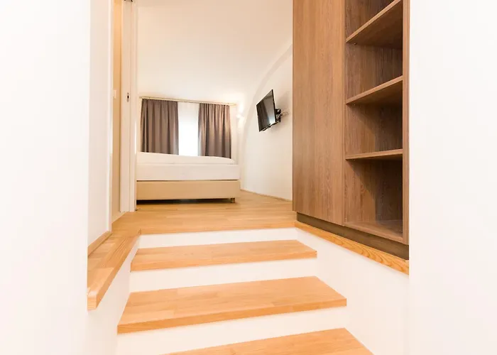 Апартаменты Castellez 1020 *