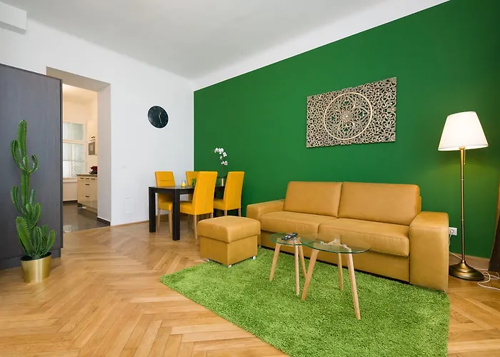 Apartmán Castellez 1020 *